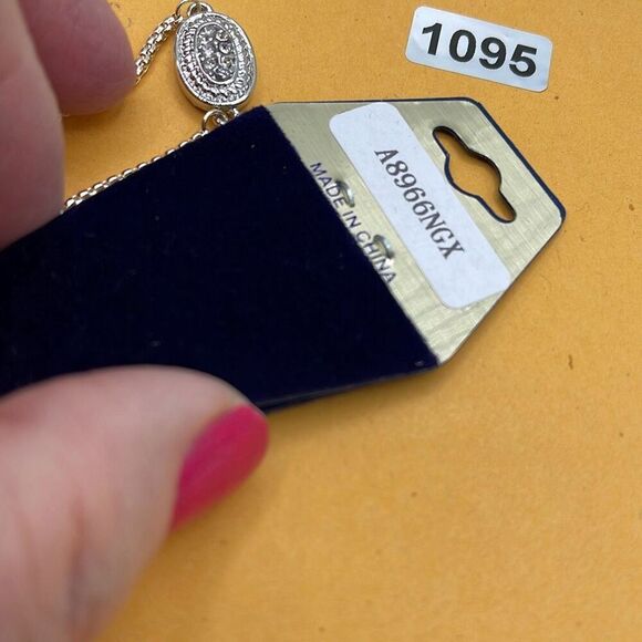 NWT MX Signature Gold Plated choker with CZ pendants - Picture 8 of 8